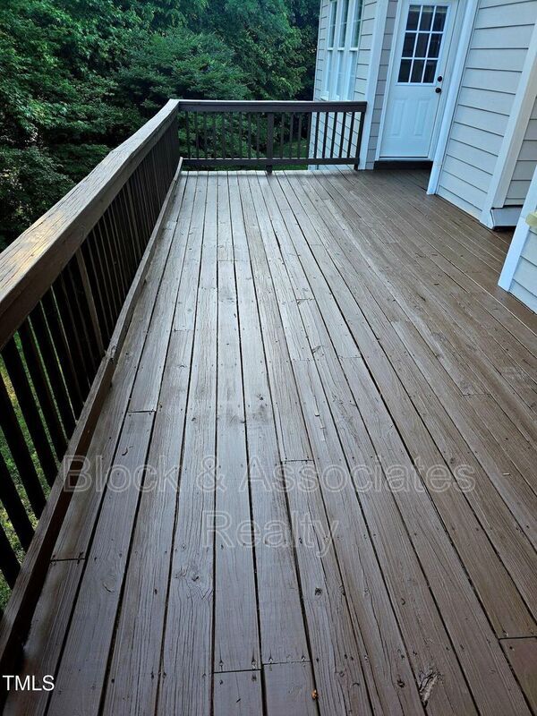 Building Photo - 10216 San Remo Pl