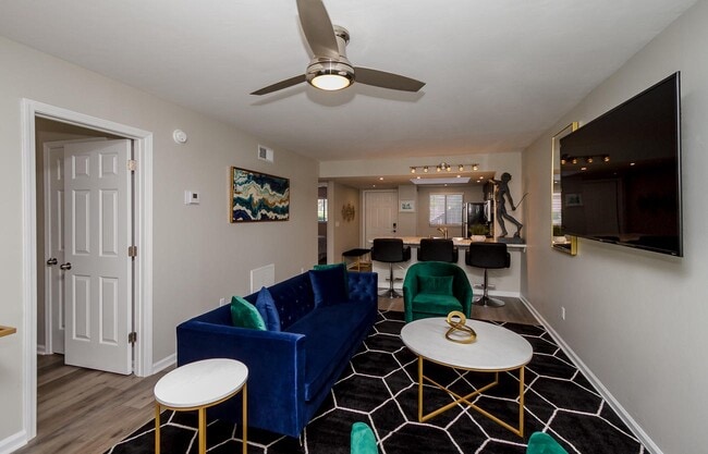 Building Photo - 1002 Windsong Cir