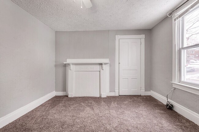 Building Photo - Newly Renovated 4 Bedroom Home in West Lib...