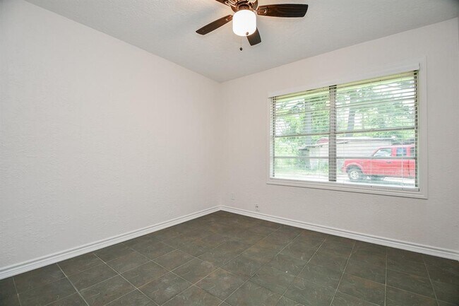 Building Photo - 7602 Turquoise Ln