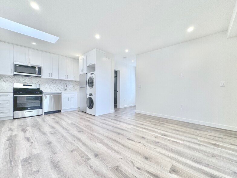 Building Photo - 4244 Inglewood Blvd
