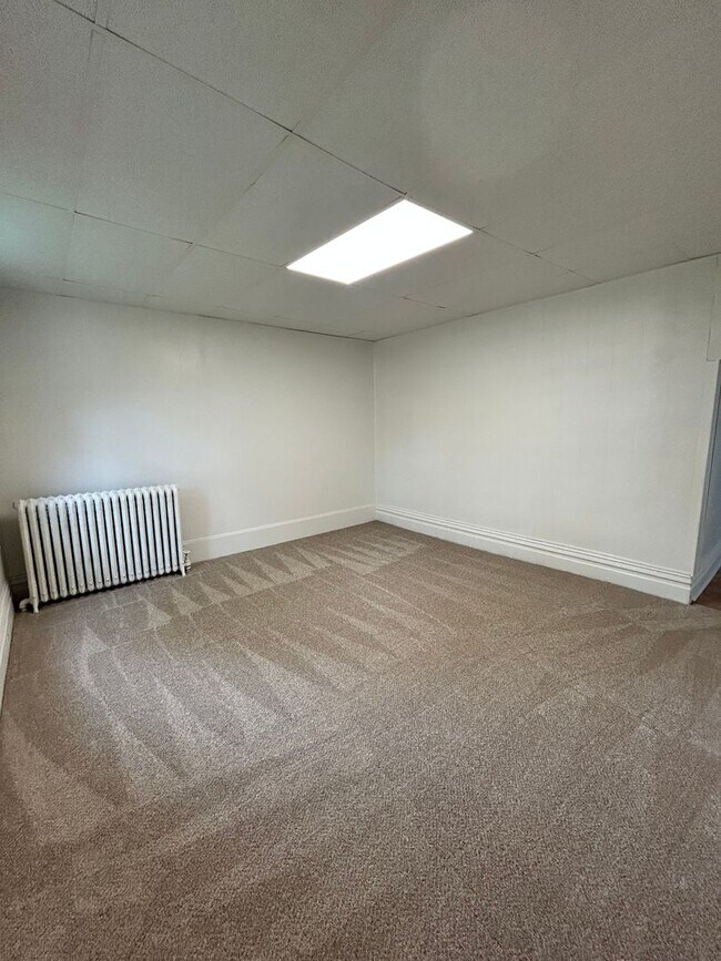 Building Photo - Two bedroom duplex