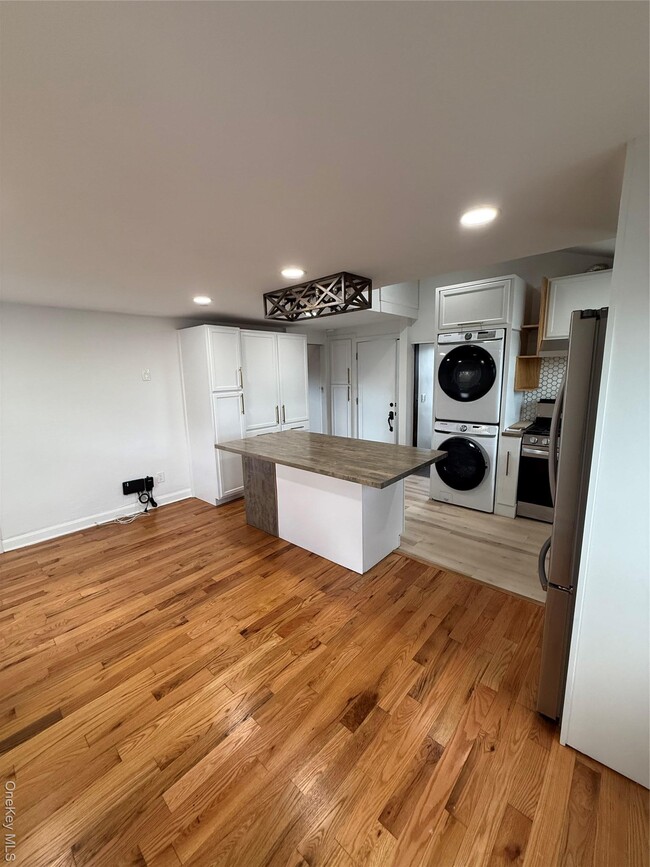 Building Photo - 51 Mt Joy Pl