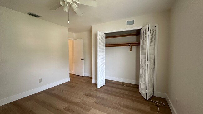 Building Photo - 935 Shriver Cir