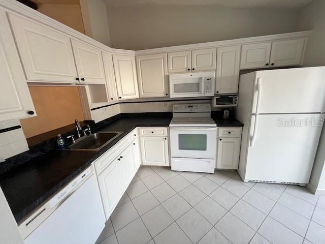 Building Photo - 1725 PINE RIDGE WAY E UNIT C