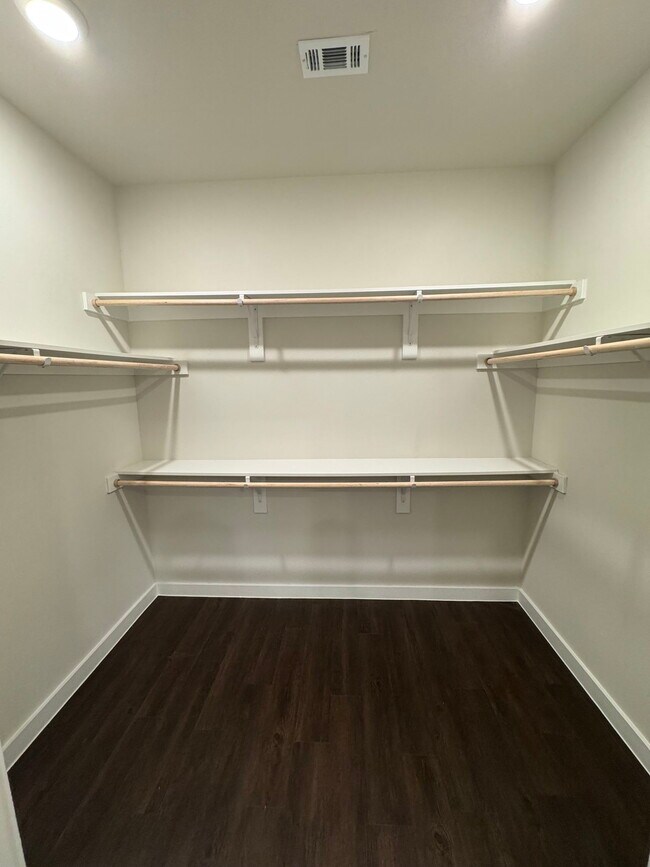 Building Photo - 455 Elevon Pkwy