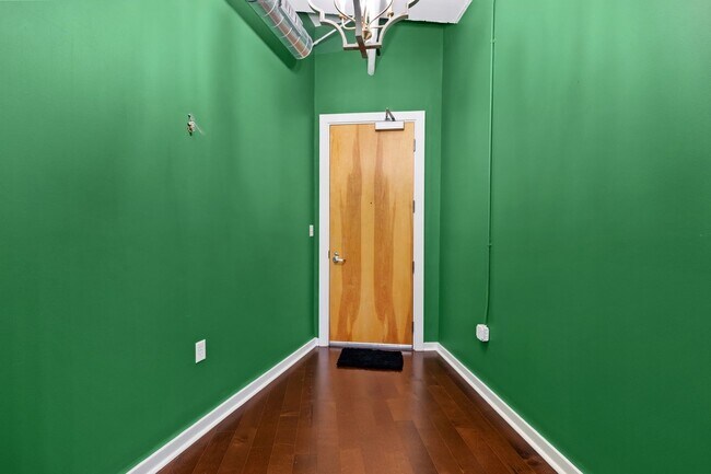 Building Photo - 415 St Pauls Blvd