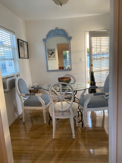 Dining nook south window and west balcony furn not incl - 844 12th St