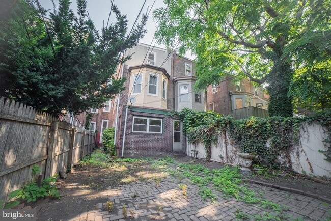 Building Photo - 2314 Spruce St