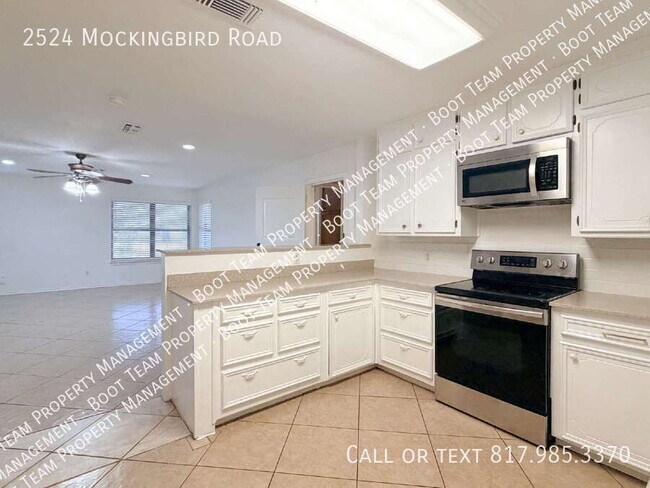 Building Photo - 2524 Mockingbird Rd
