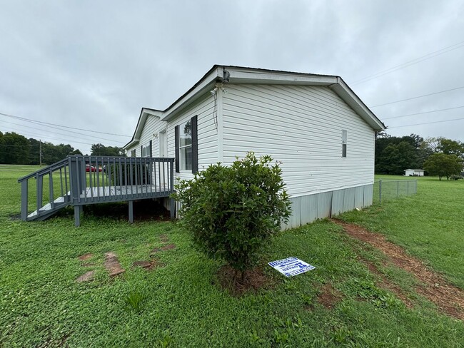 Building Photo - Nice 3/2 Trailer in Shannon- $1,195