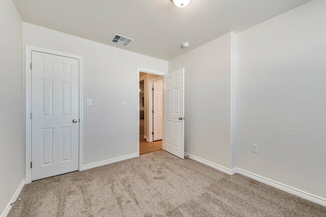 Building Photo - 1405 Bajada St