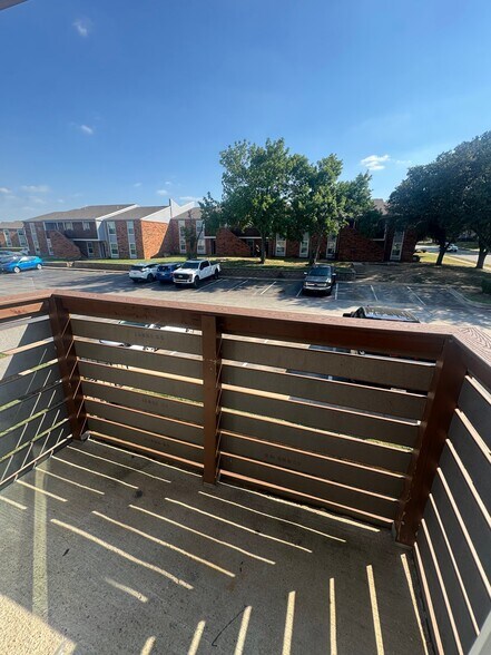 Building Photo - 2010 Estrada Pkwy