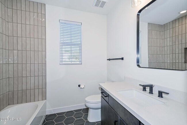 Building Photo - 11300 N Casa Dega Dr