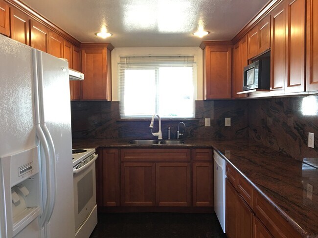 Building Photo - 6728 Melody Ct