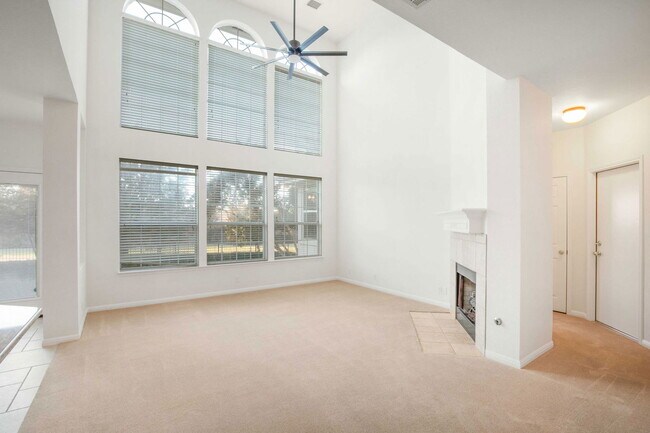 Building Photo - 2514 Crenshaw Dr