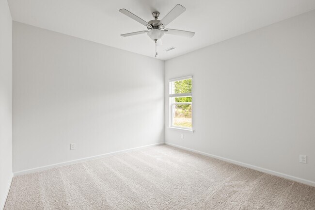Building Photo - 326 Red Tail Dr