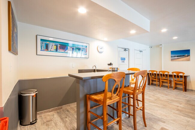 Building Photo - 2721 2nd St