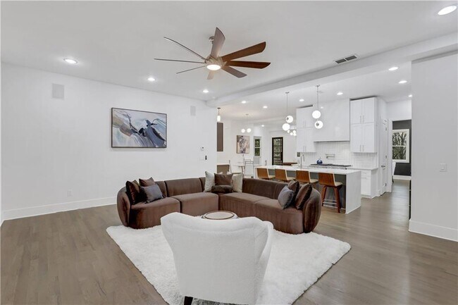 Building Photo - 2497 Wawona Dr NE