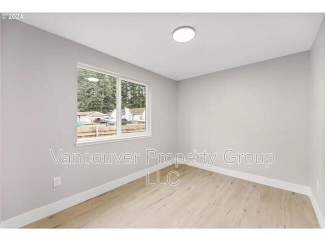 Building Photo - 14120 NE 47th St