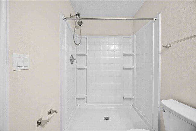 Building Photo - 8736 98th Ct