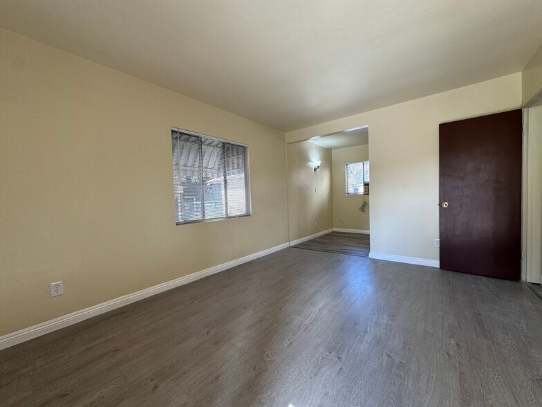 Building Photo - 6727 Pickering Ave