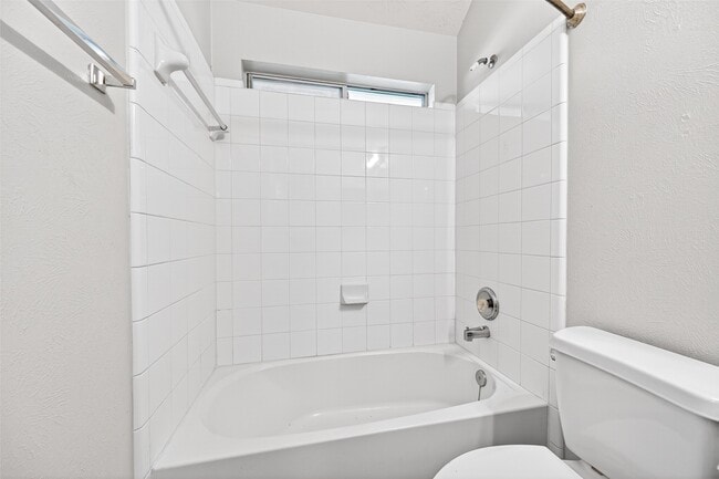 Building Photo - 24822 Diamond Run Ct