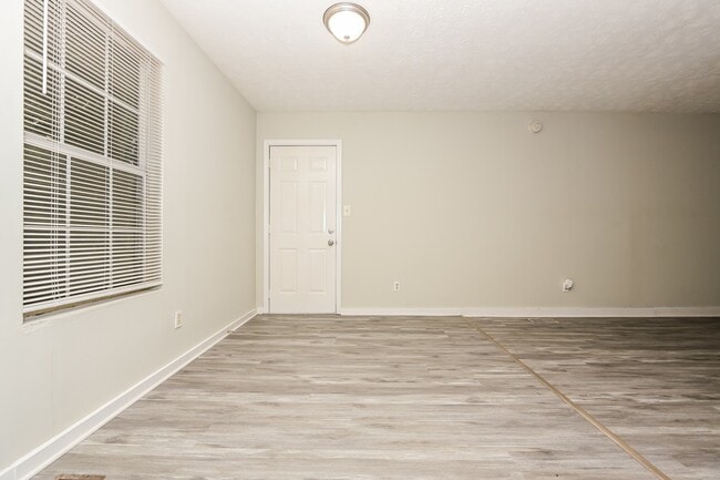 Building Photo - 4868 Bartlett Ct
