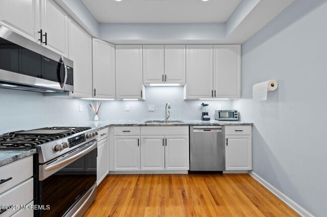 Building Photo - W162 Main St