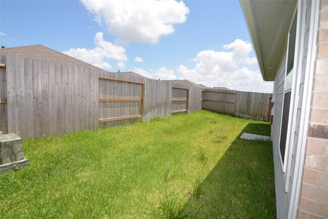 Building Photo - 26926 Dalmatian Bellflower Dr