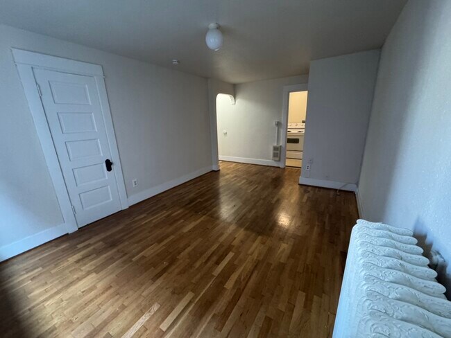 Building Photo - Stephens Properties 1301
