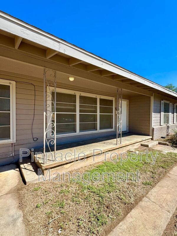 Building Photo - 2632 W Avenue N