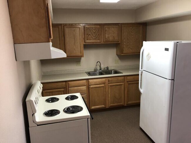 Building Photo - 2 bedroom in Sigourney IA 52591