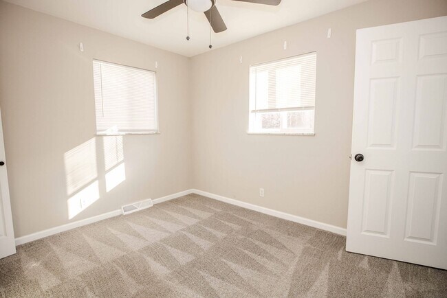 Building Photo - Beautiful Two bedroom home available for rent!