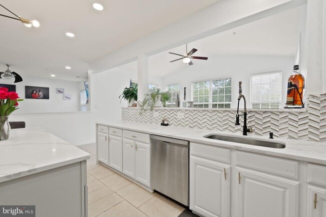 Building Photo - 13102 Ogles Hope Dr