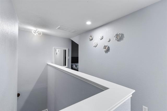 Building Photo - 1047 Stream Dr