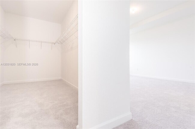 Building Photo - 2636 SE 8th Ct