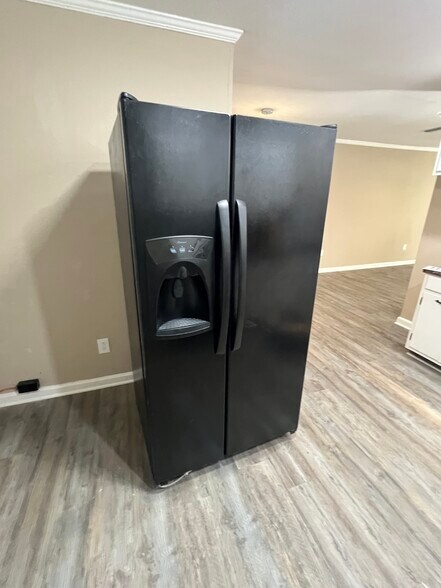 Building Photo - 4108 Ridgedale Rd