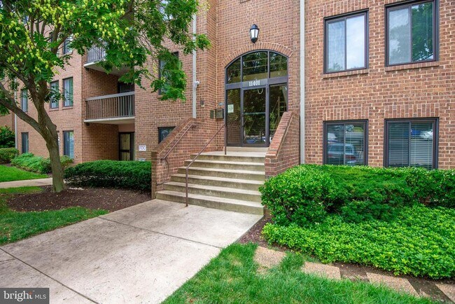 Building Photo - 11401 Commonwealth Dr