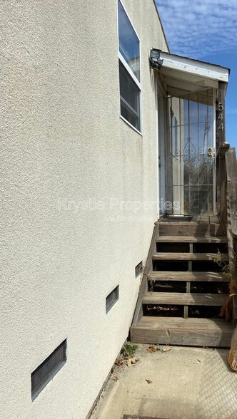 Building Photo - 544 Porter St