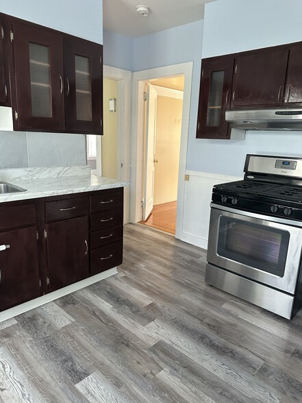 Building Photo - 26 Olcott St