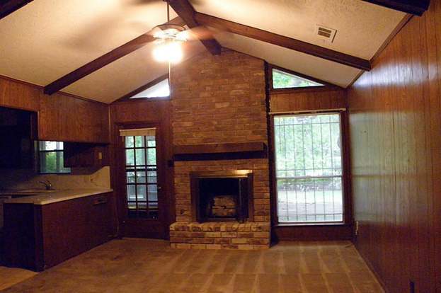 Building Photo - 223 Normal Park Dr