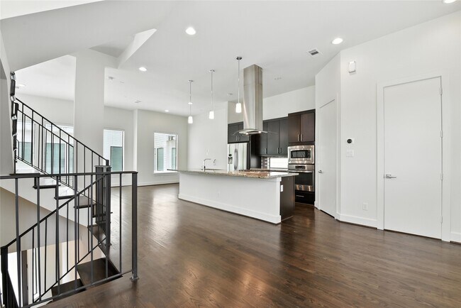 Building Photo - 1611 Spring St