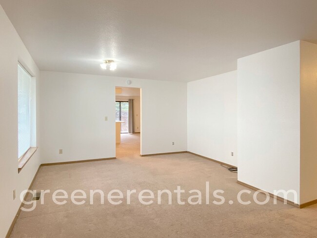 Building Photo - 3BR 2BA Rambler in Emerald Hills Community