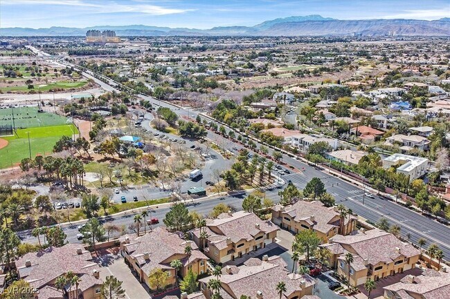 Building Photo - 8737 Red Brook Dr
