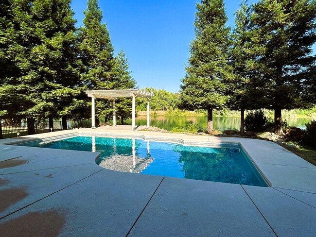 Building Photo - 120 Agua Verdi Dr