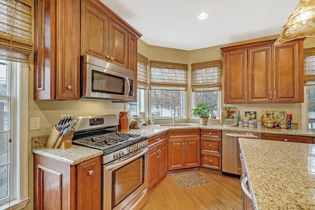 Building Photo - 18 Mariners Bend