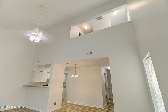 Building Photo - 517 Amberjack Drive