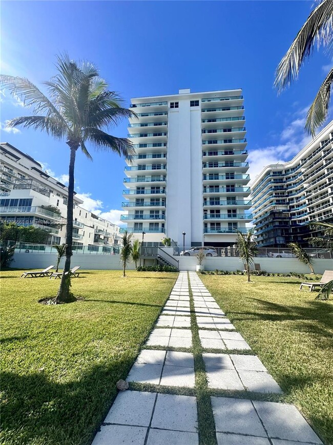 Building Photo - 9511 Collins Ave