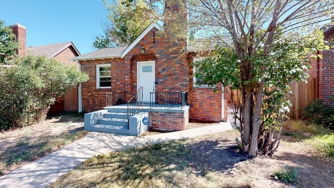 Building Photo - 3420 St Paul St